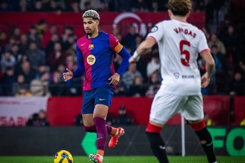 هدفان في 8 دقائق.. مباراة إشبيلية وبرشلونة تشتعل في الدوري الإسباني (فيديو)